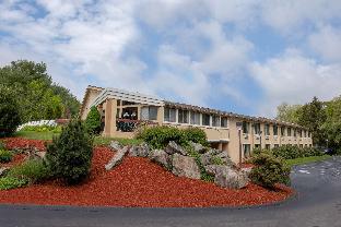Pet Friendly Days Inn Mystic in Mystic, Connecticut