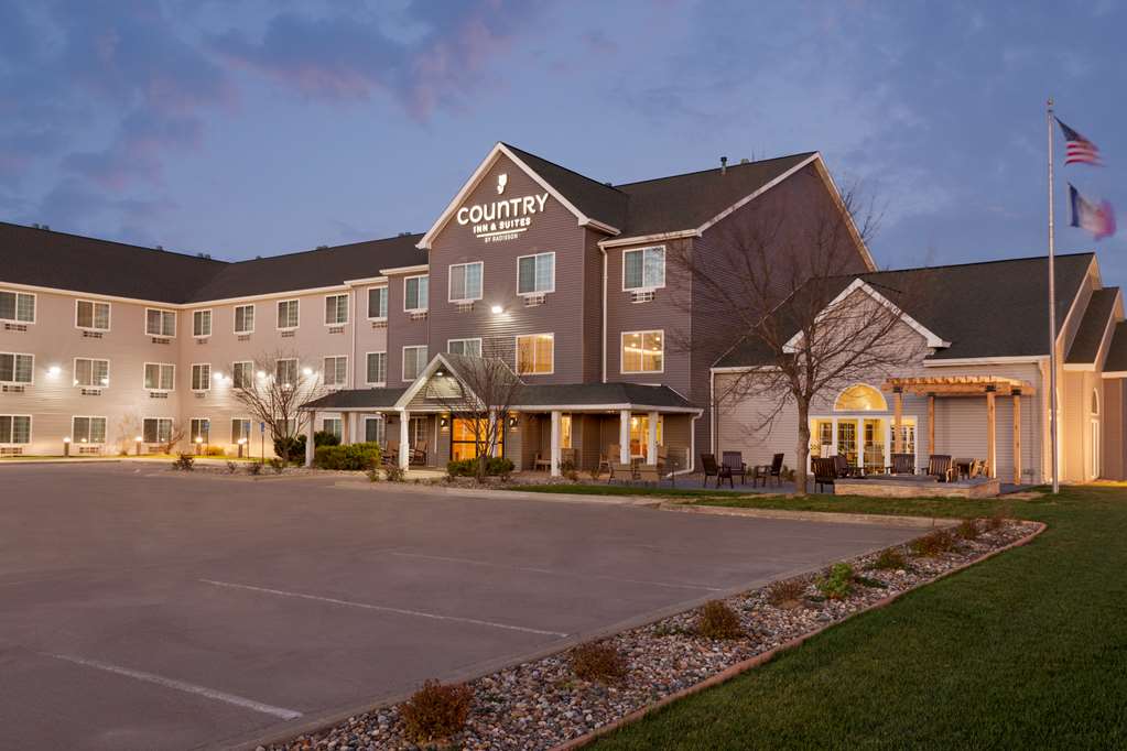 Pet Friendly Country Inn & Suites By Radisson, Ames, IA in Ames, Iowa
