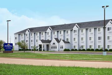Pet Friendly Microtel Inn by Wyndham Champaign in Champaign, Illinois