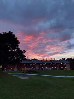 Pet Friendly Cedar Hill Lodge in St Ignace, Michigan