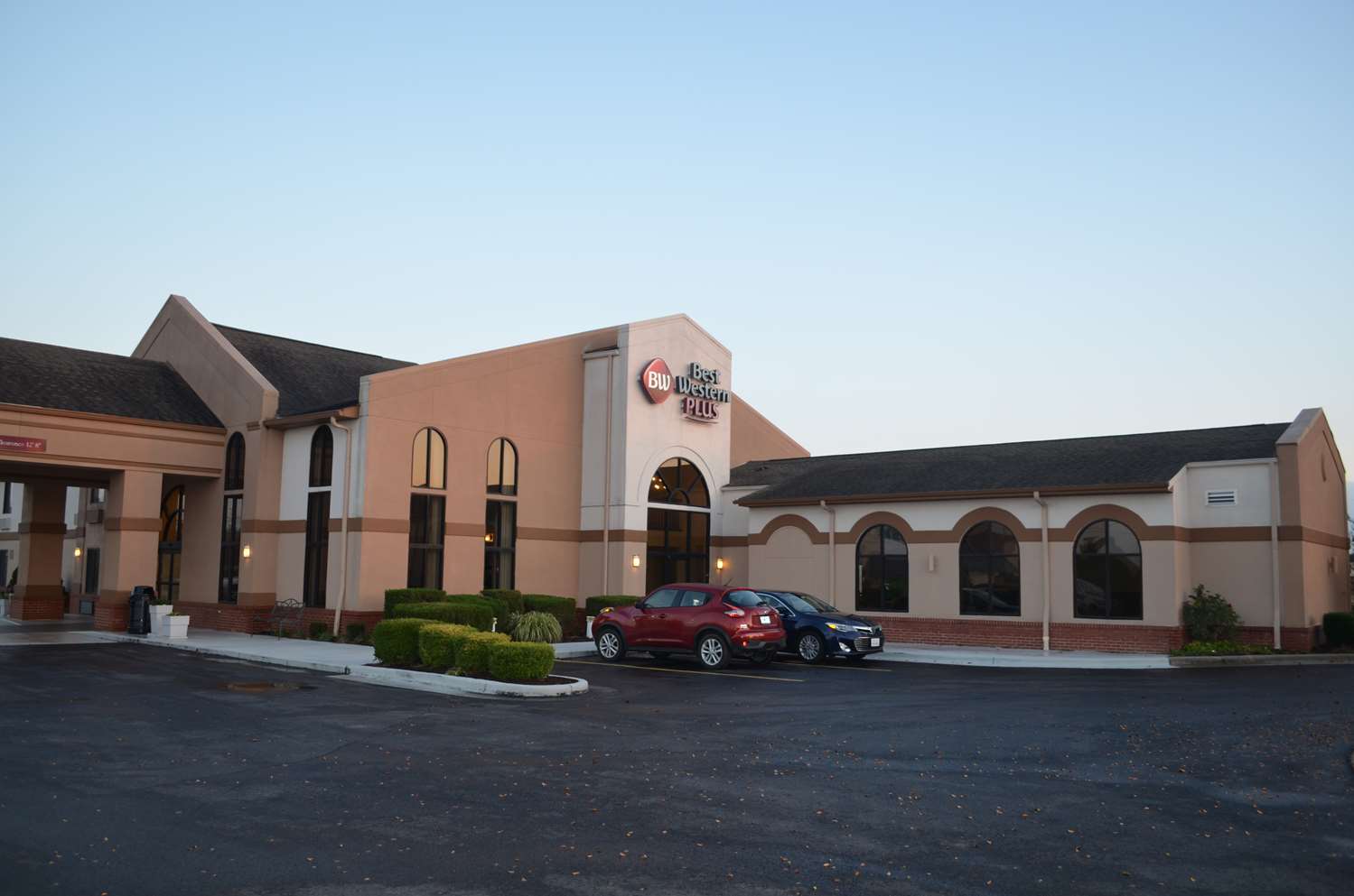 Pet Friendly Best Western Plus Sikeston in Sikeston, Missouri