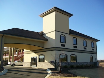 Pet Friendly Americas Best Value Inn in Tupelo, Mississippi