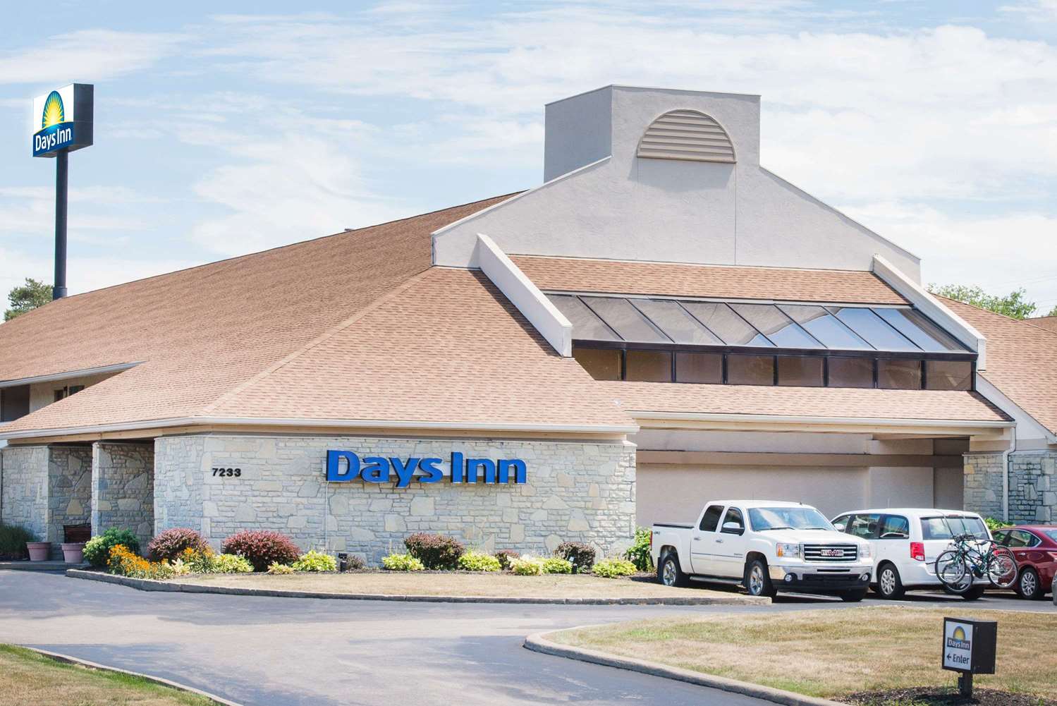 Pet Friendly Days Inn Cleveland Airport South in Middleburg Heights, Ohio