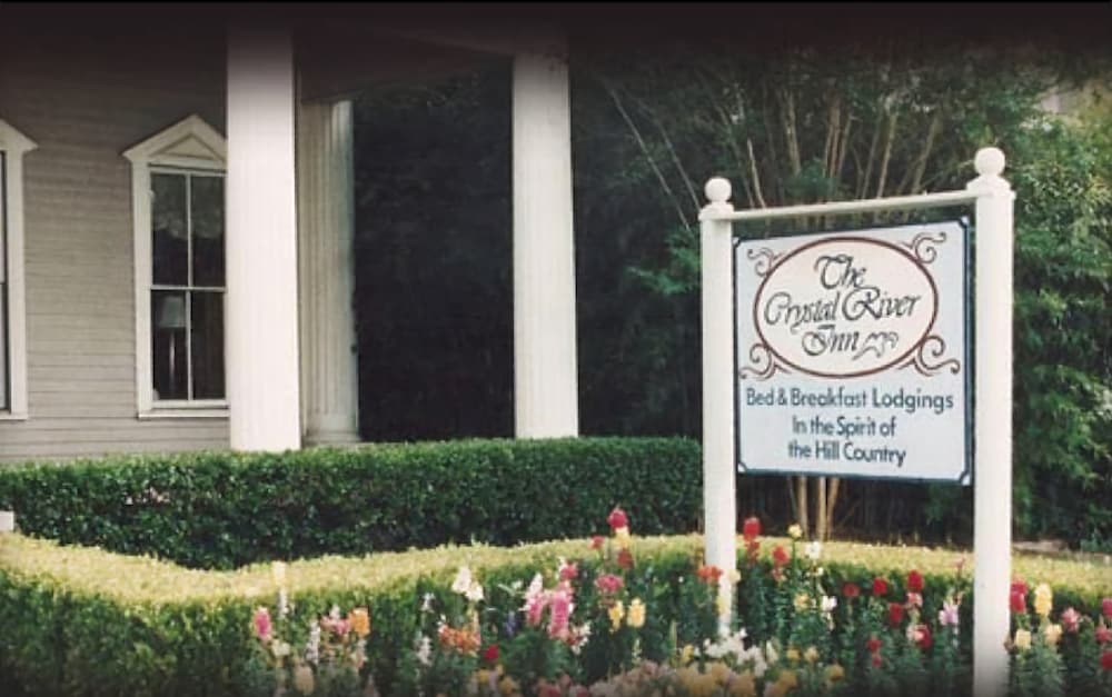 Pet Friendly The Crystal River Inn in San Marcos, Texas
