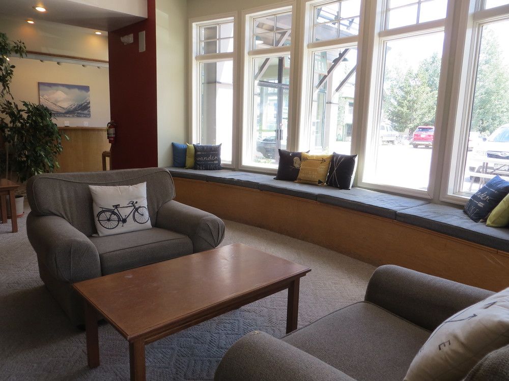 Pet Friendly Crested Butte Lodge and Hostel in Crested Butte, Colorado