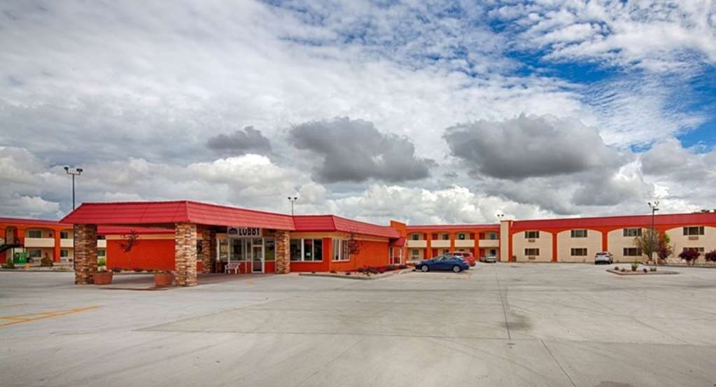 Pet Friendly Red Lion Hotel La Junta in La Junta, Colorado