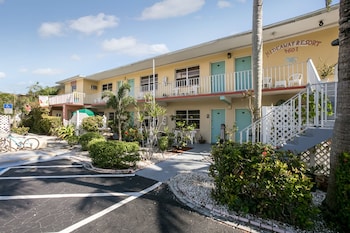 Pet Friendly Hideaway Waterfront Resort & Hotel in Cape Coral, Florida
