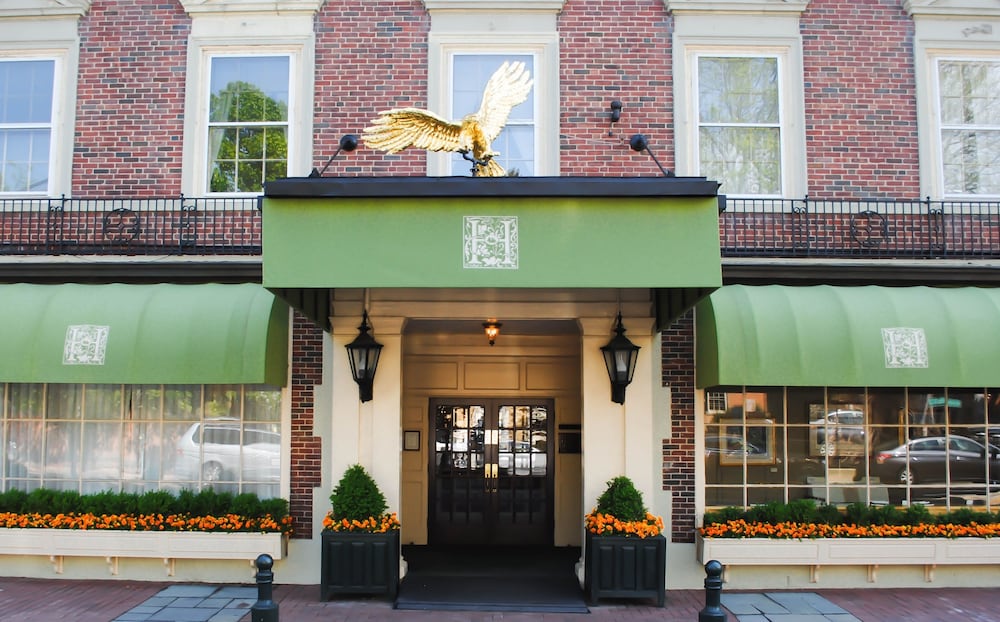 Pet Friendly Hawthorne Hotel in Salem, Massachusetts