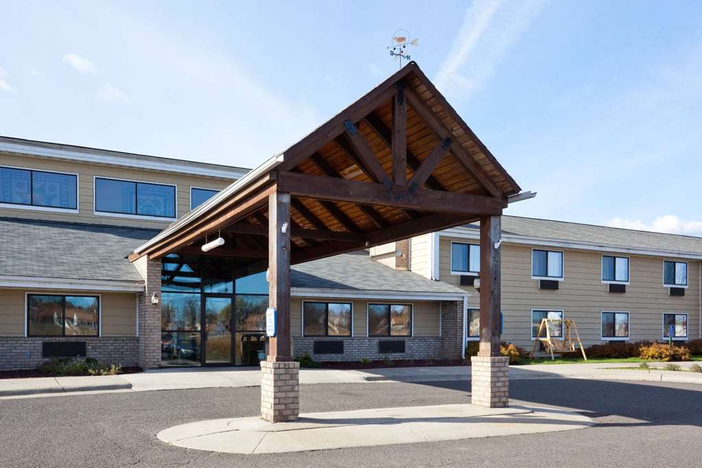 Pet Friendly AmericInn Lodge & Suites Virginia in Virginia, Minnesota