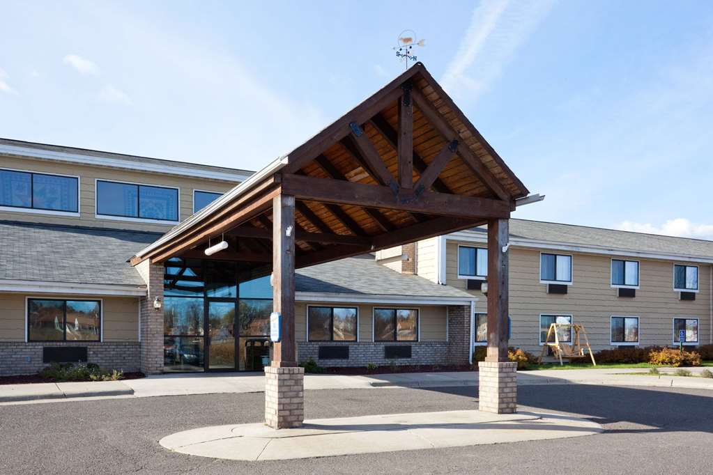 Pet Friendly AmericInn Lodge & Suites Virginia in Virginia, Minnesota