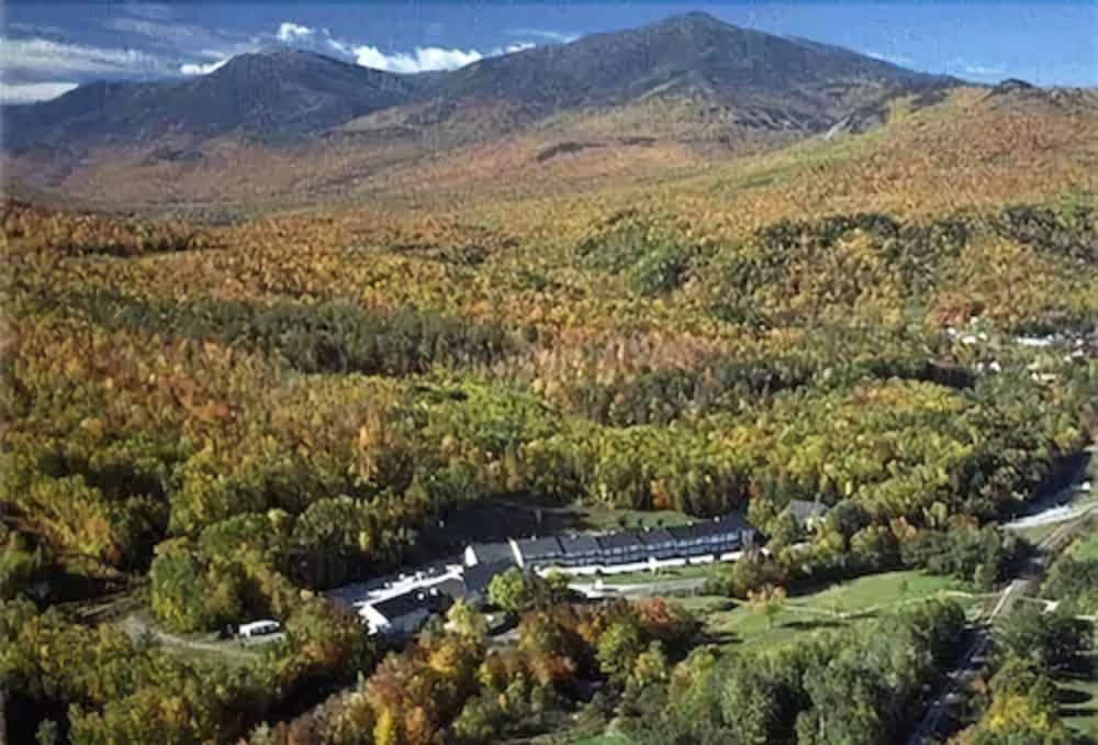 Pet Friendly Town and Country Inn & Resort in Gorham, New Hampshire