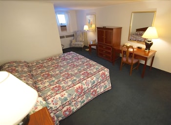 Pet Friendly Travelers Inn in Sharon Springs, New York