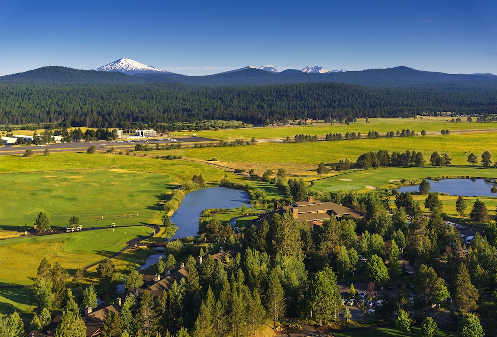Pet Friendly Sunriver Resort - Destination Hotels & Resorts in Sunriver, Oregon