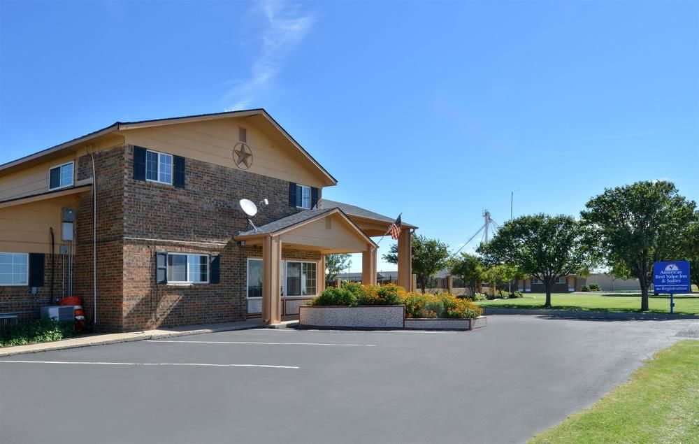 Pet Friendly Americas Best Value Inn & Suites in Vega, Texas