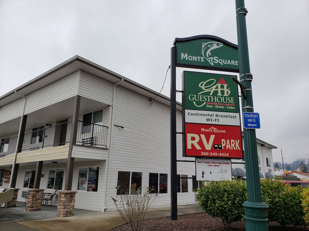 Pet Friendly Guesthouse Inn & Suites Montesano in Montesano, Washington