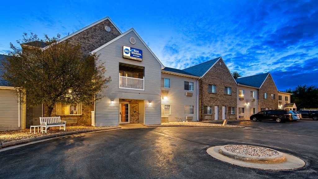 Pet Friendly Best Western Dodgeville Inn & Suites in Dodgeville, Wisconsin