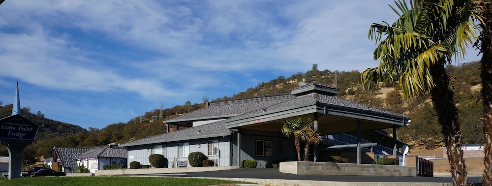 Pet Friendly Lake Point Lodge in Clearlake Oaks, California