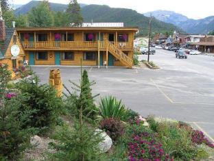 Pet Friendly Spirit Lake Lodge and Snowmobile Rentals in Grand Lake, Colorado