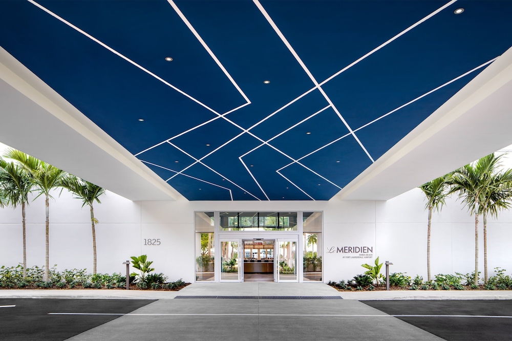 Pet Friendly Sheraton Fort Lauderdale Airport and Cruiseport Hotel in Dania Beach, Florida