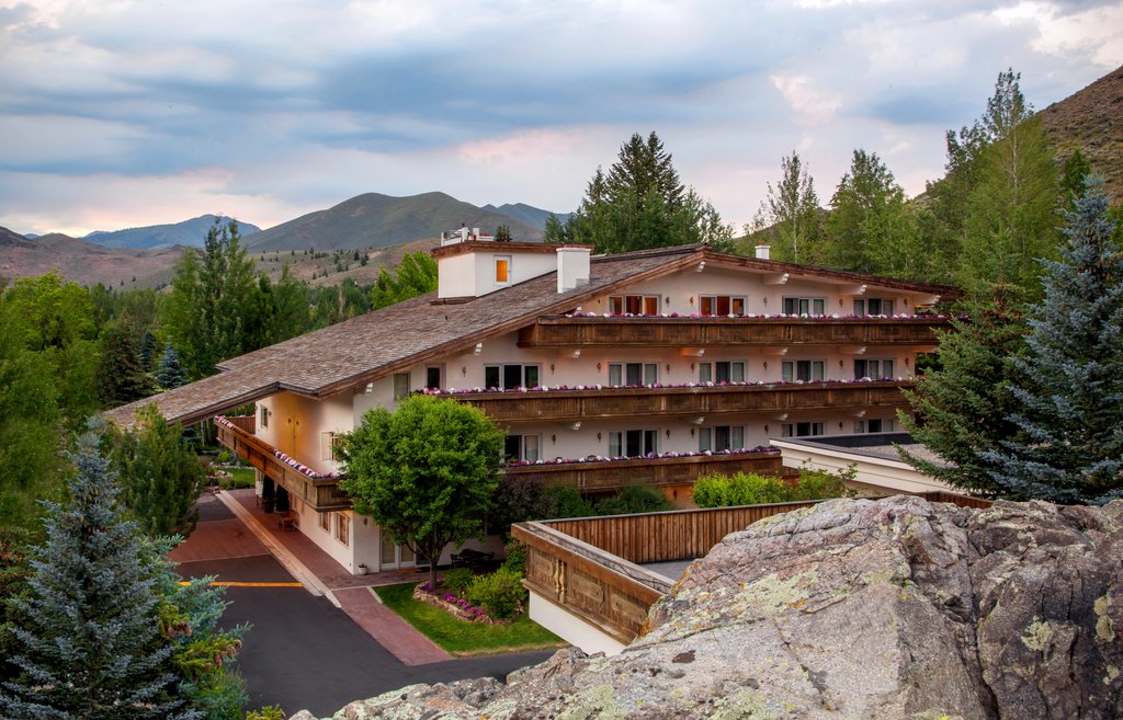 Pet Friendly Knob Hill Inn in Ketchum, Idaho