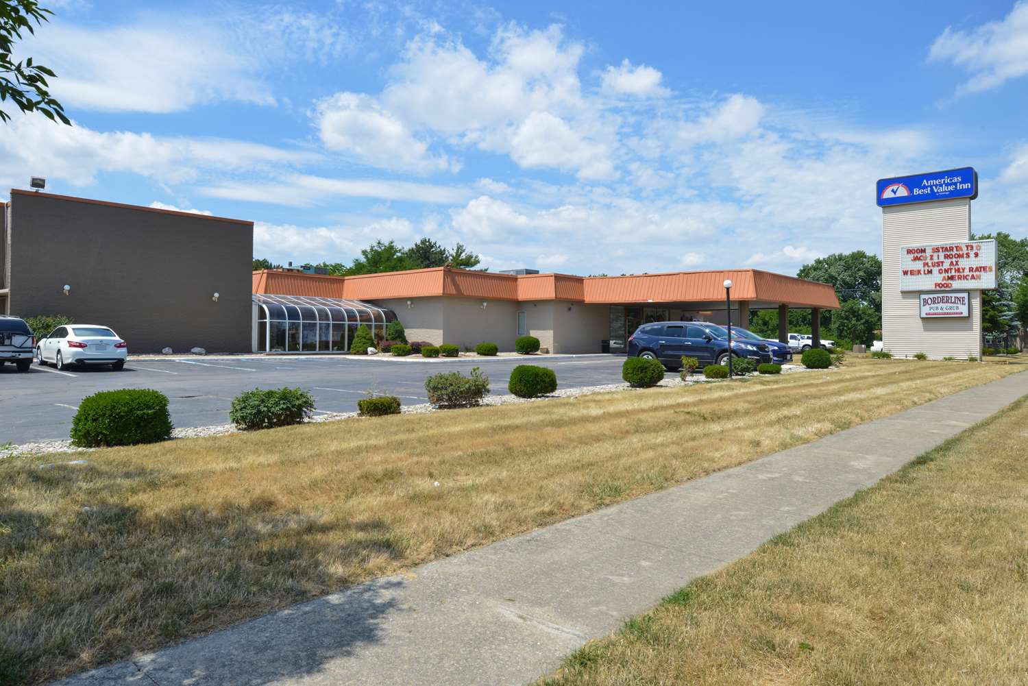 Pet Friendly Americas Best Value Inn & Suites-Northwood/Toledo in Northwood, Ohio