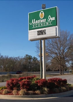 Pet Friendly Masters Inn Columbia I-26 in Cayce, South Carolina