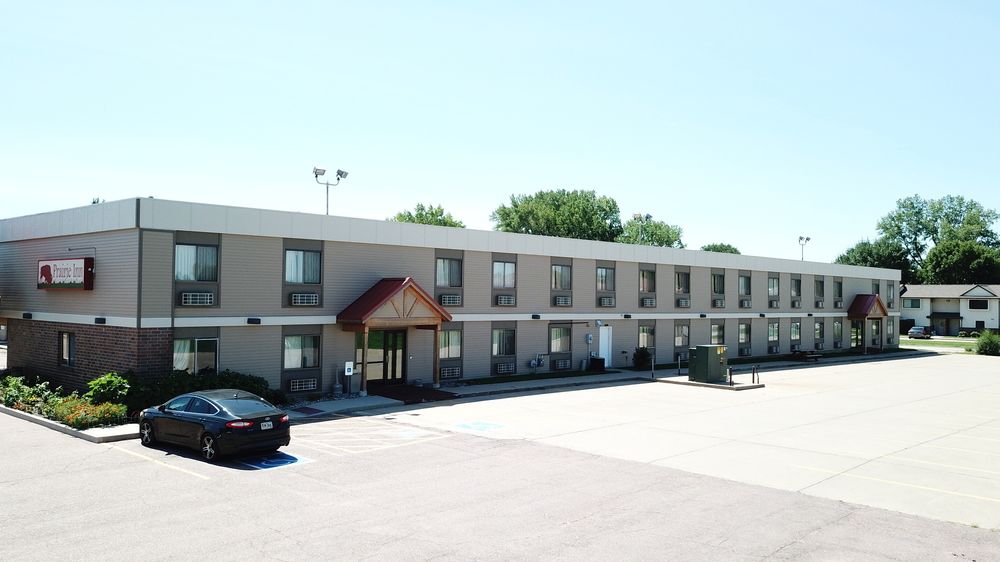 Pet Friendly Prairie Inn in Vermillion, South Dakota