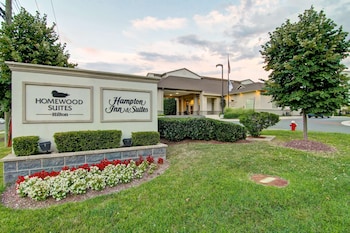 Pet Friendly Homewood Suites by Hilton Leesburg in Leesburg, Virginia