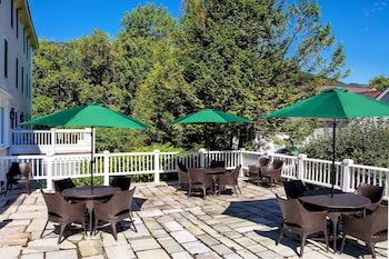 Pet Friendly The Equinox, a Luxury Collection Golf Resort & Spa, Vermont in Manchester, Vermont
