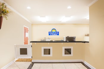Pet Friendly Days Inn and Suites Cabot in Cabot, Arkansas