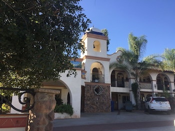 Pet Friendly Chantico Inn in Ojai, California