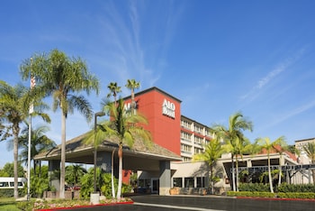 Pet Friendly ALO Hotel in Orange, California