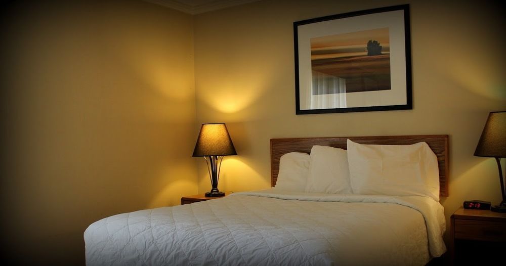 Pet Friendly Sterling Hotel and Suites in Clive, Iowa