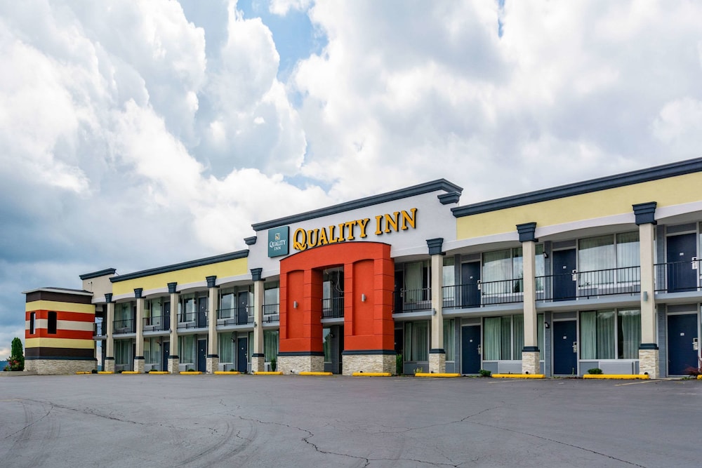 Pet Friendly Quality Inn in Mount Vernon, Kentucky