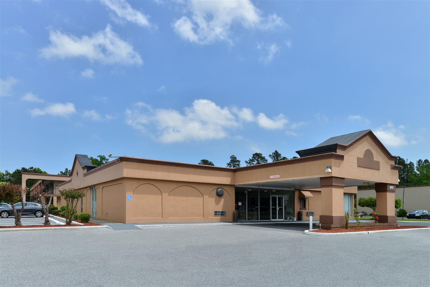 Pet Friendly Americas Best Value Inn in Pocomoke City, Maryland