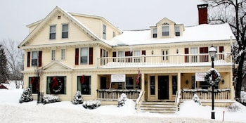 Pet Friendly The Kennebunk Inn in Kennebunk, Maine