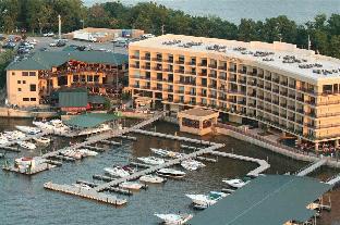 Pet Friendly Camden on the Lake Resort, Spa Yacht Club in Lake Ozark, Missouri