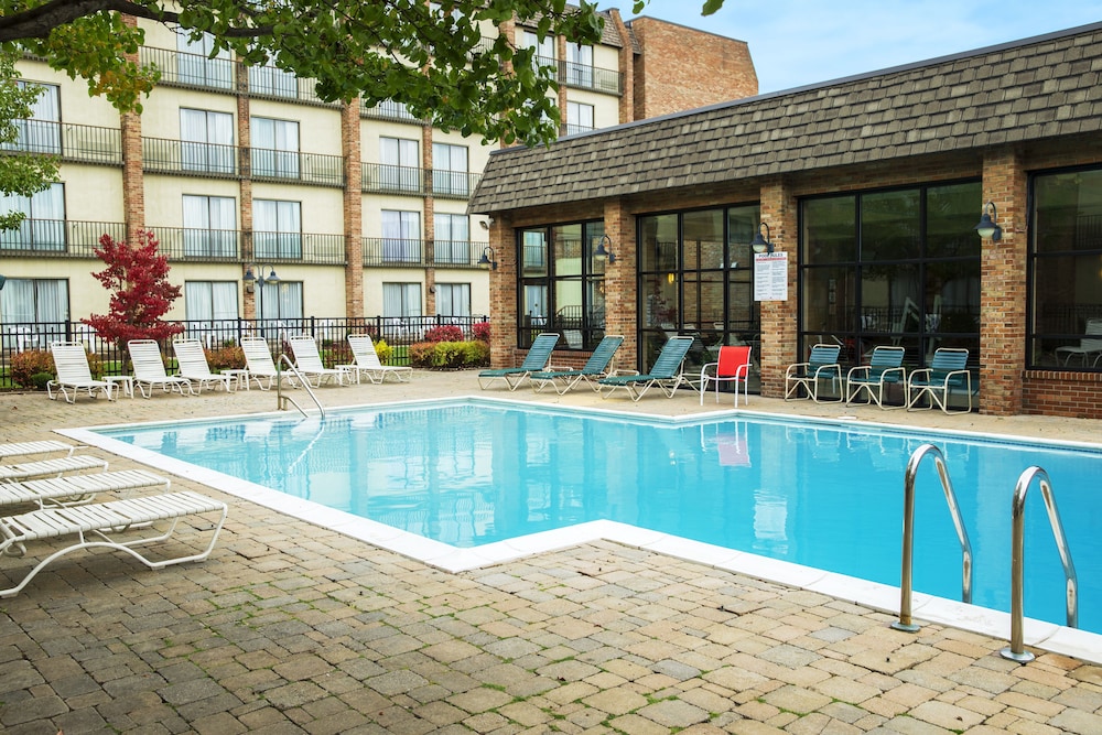 Pet Friendly RIT Inn & Conference Center in Henrietta, New York