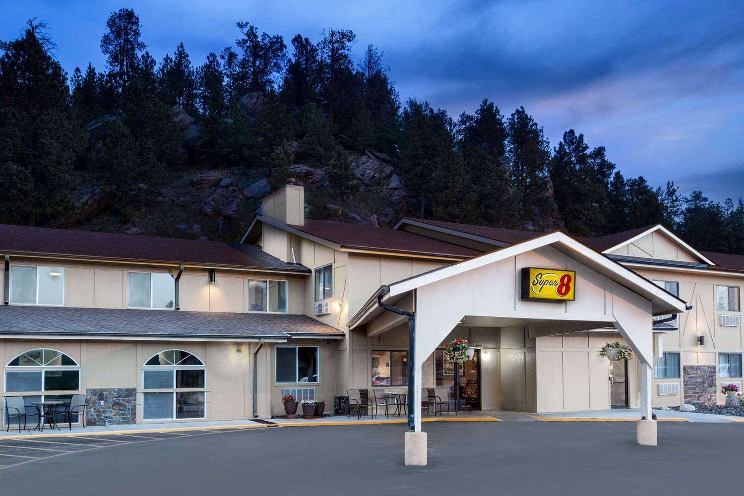Pet Friendly Super 8 Motel Custer/Crazy Horse Area in Custer, South Dakota