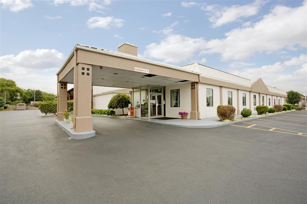 Pet Friendly Americas Best Value Inn in Shelbyville, Tennessee