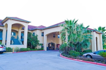 Pet Friendly Texas Inn and Suites - Rio Grande Valley in Edinburg, Texas