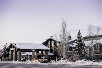 Pet Friendly The Park City Peaks Hotel in Park City, Utah