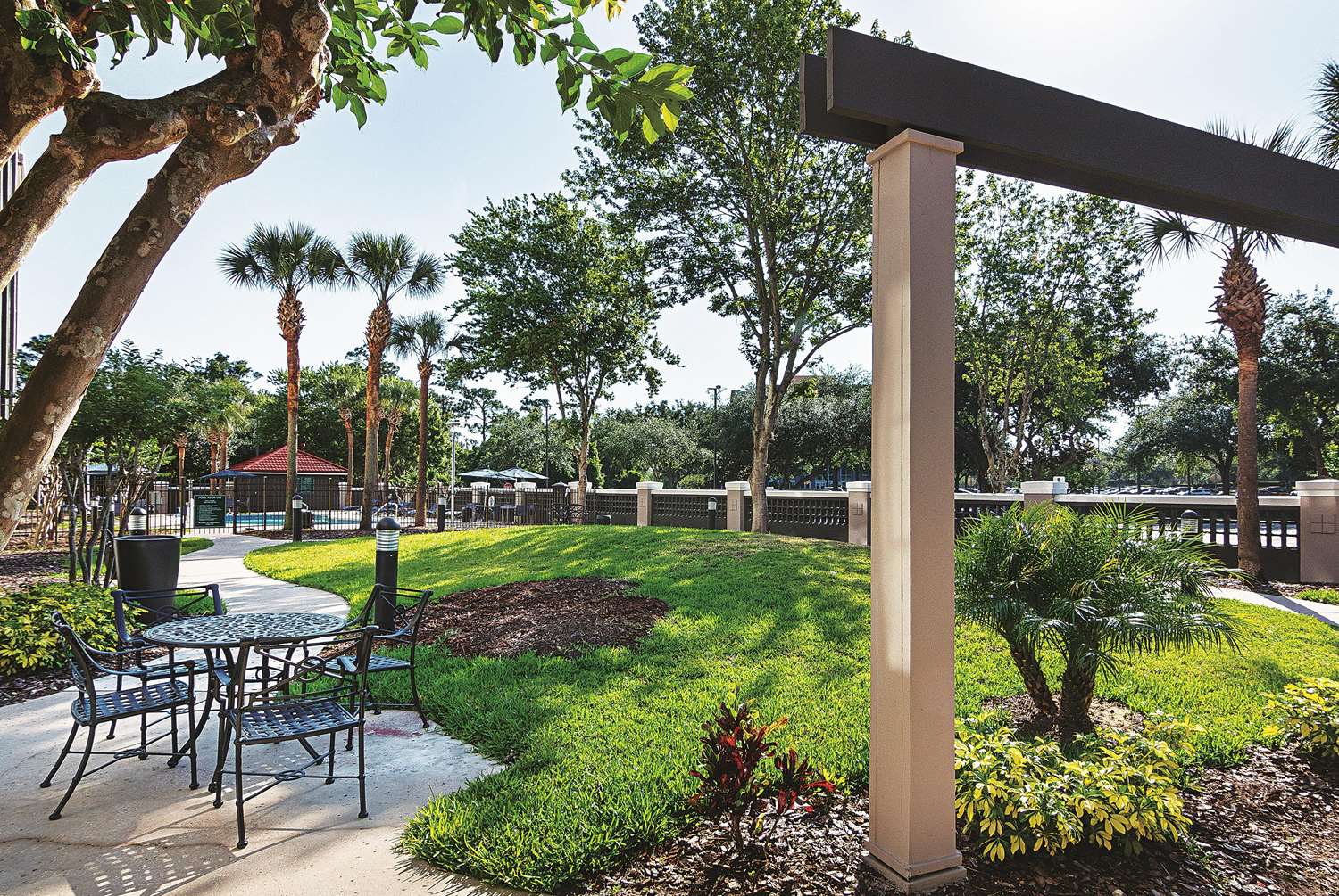 Pet Friendly La Quinta Inn & Suites Orlando UCF in Orlando, Florida