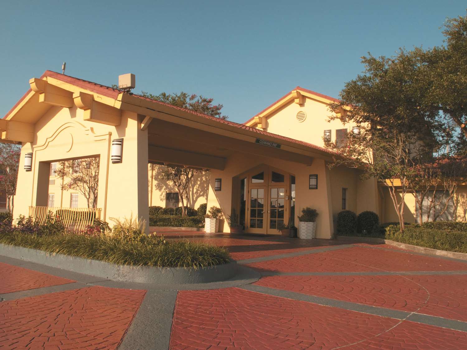 Pet Friendly La Quinta Inn Lafayette North in Lafayette, Louisiana