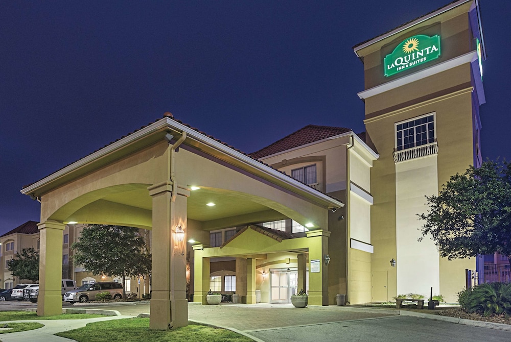 Pet Friendly La Quinta Inn & Suites New Braunfels in New Braunfels, Texas