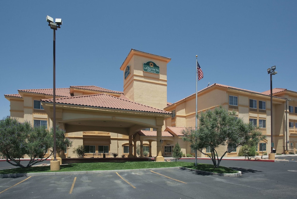 pet friendly hotels in north albuquerque nm