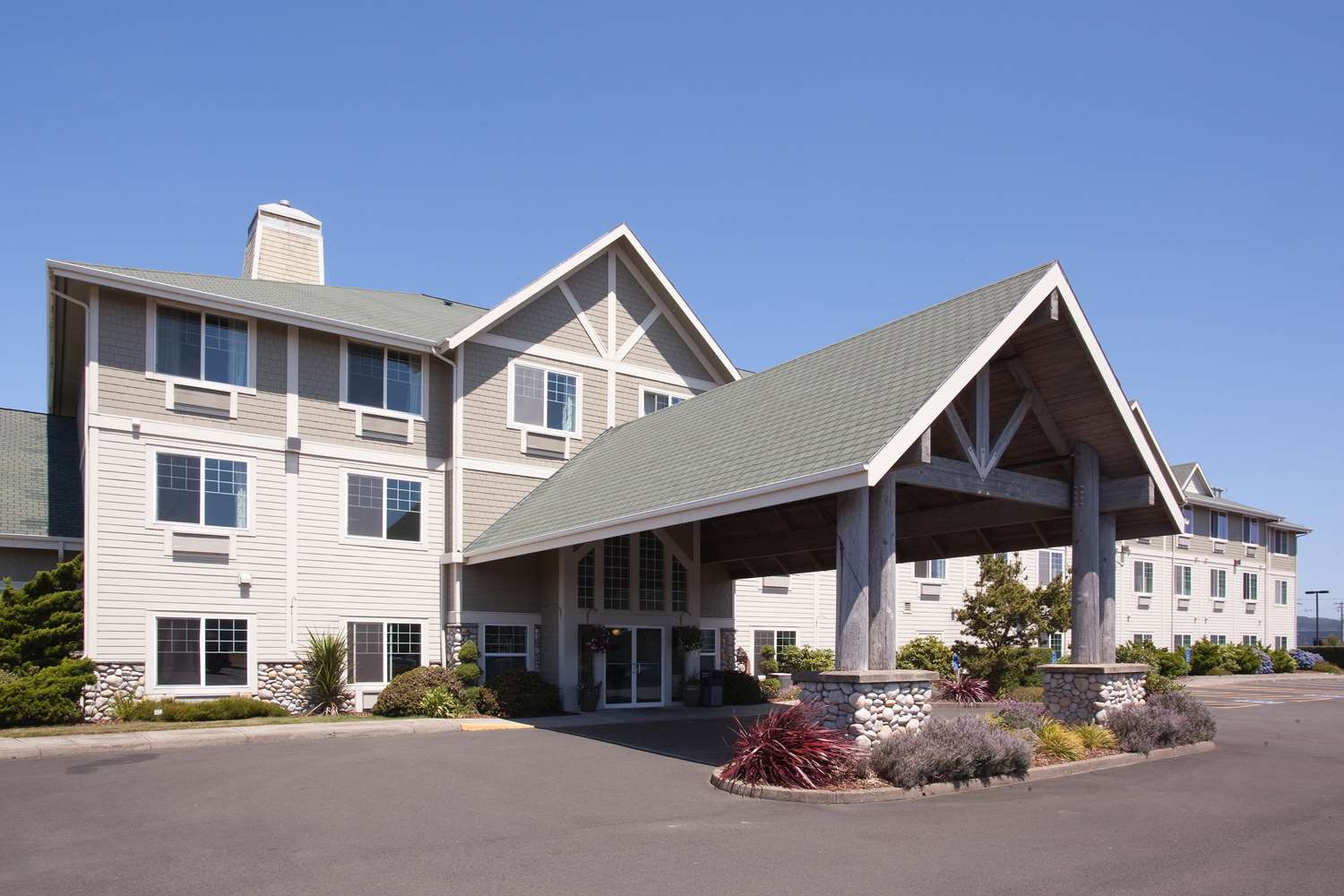 Pet Friendly La Quinta Inn & Suites Newport in Newport, Oregon