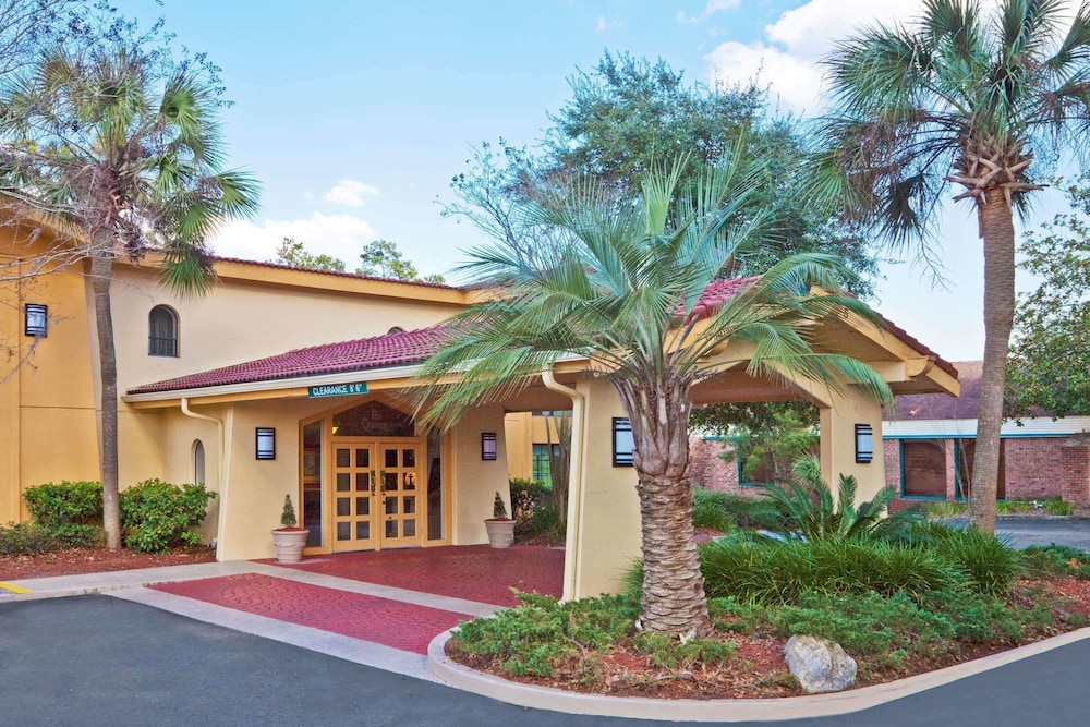 Pet Friendly La Quinta Inn Tallahassee North in Tallahassee, Florida