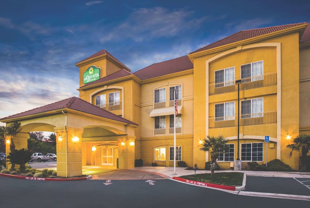 Pet Friendly La Quinta Inn & Suites Manteca - Ripon in Ripon, California