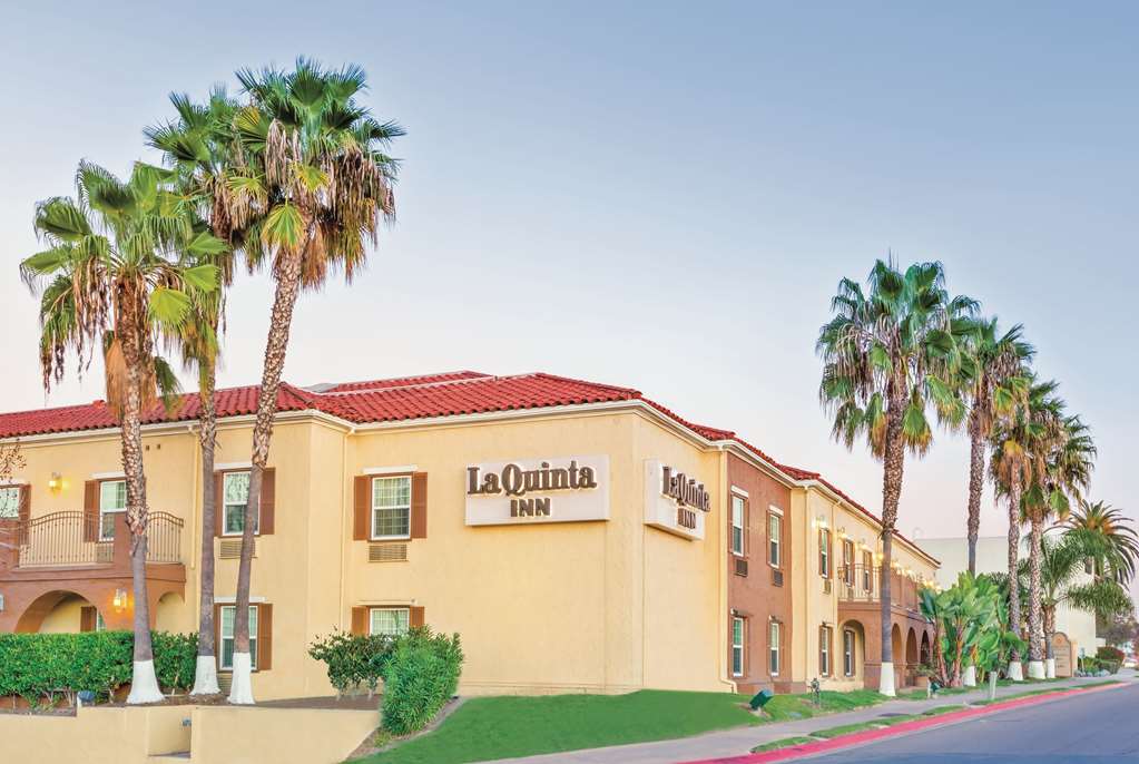 Pet Friendly La Quinta Inn & Suites San Diego Old Town - Airport in San Diego, California